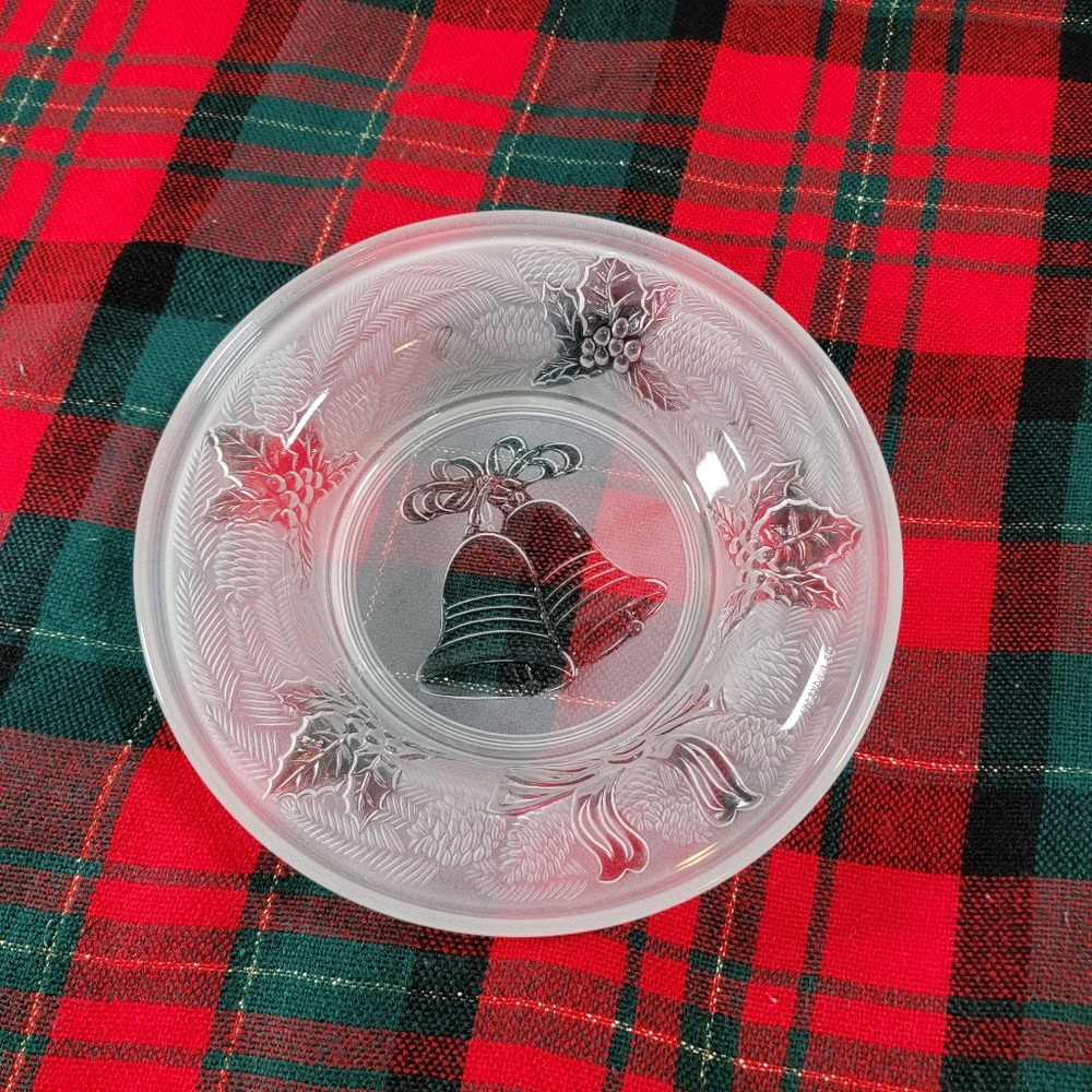 Celebrations 8" Frosted Seasons Greetings Glass Plate - Picture 2 of 4